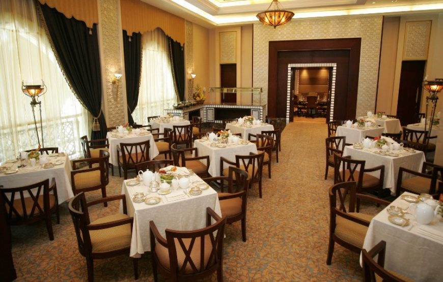 Abu Dhabi Tour with lunch at Emirates Palace Hotel